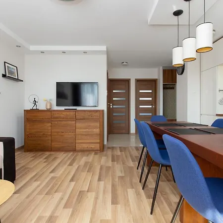 Family Saska Kepa By Renters *